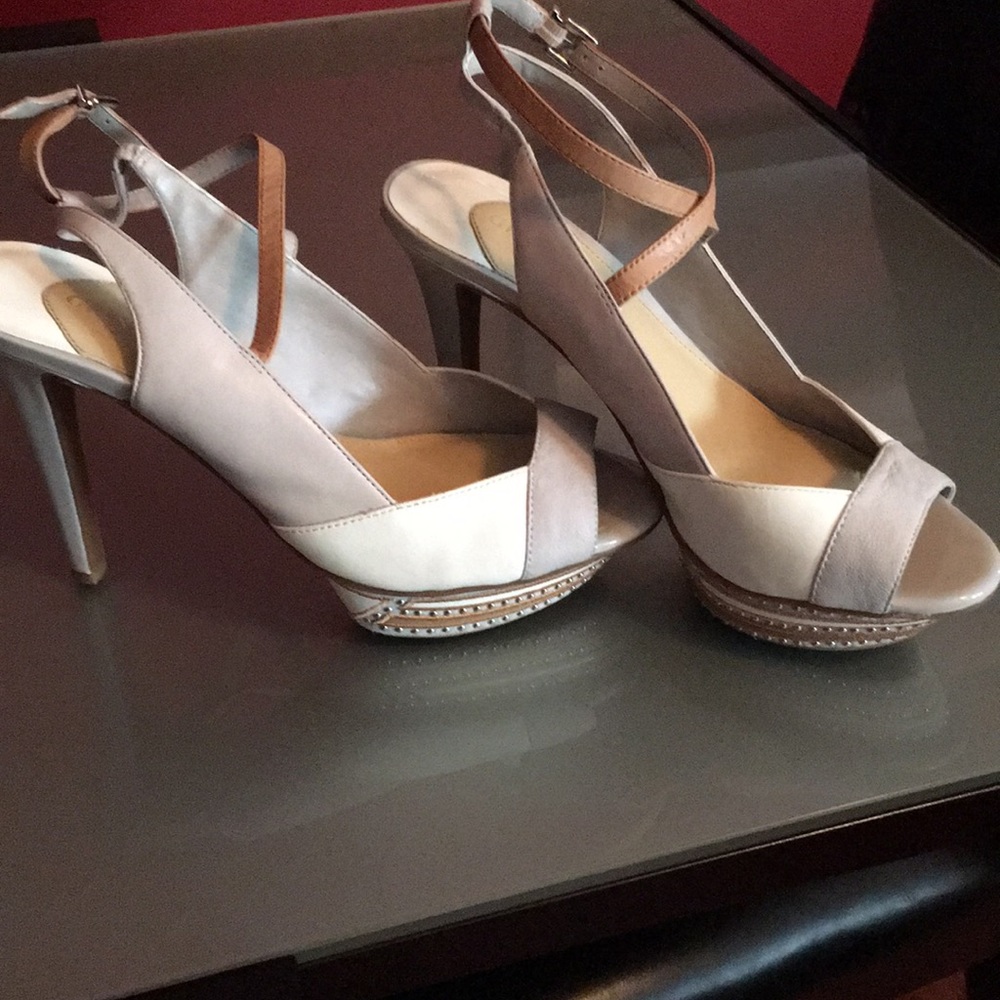 Gianni Bini 5 in. Heel w/beaded platform